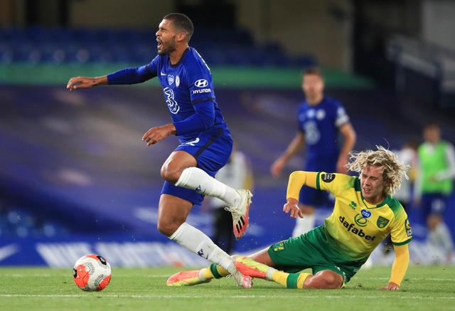 成鲜明对比 成鲜明对比